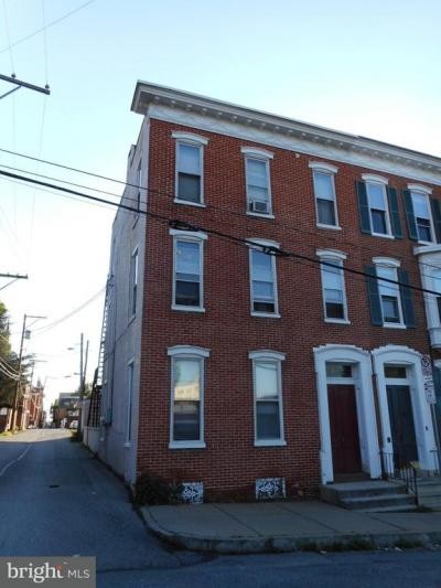 28 N Pine St in York, PA - Building Photo