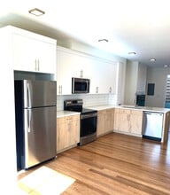 1377 N Humboldt St in Portland, OR - Foto de edificio - Building Photo