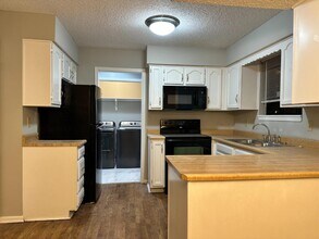 10235 W 86th Terrace in Overland Park, KS - Building Photo - Building Photo