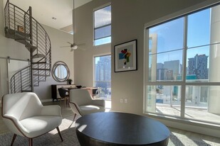 Vici Luxury Rentals - Little Italy Apartments