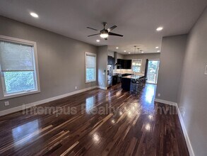 929 13th Ave S in Nashville, TN - Building Photo - Building Photo