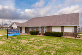 Vintage Park in Nixa, MO - Foto de edificio - Building Photo