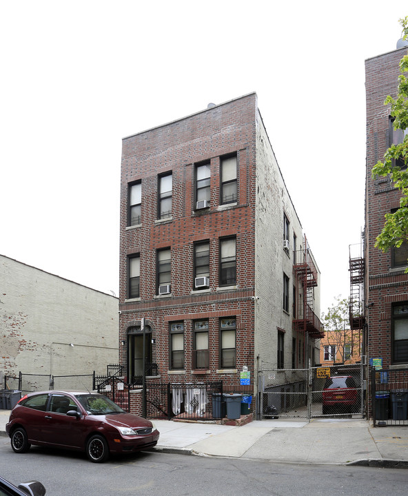 1423 Noble Ave in Bronx, NY - Building Photo