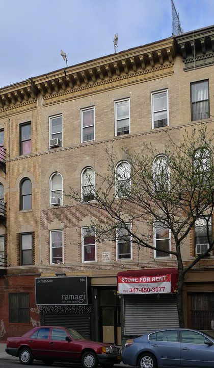 594-596 Rogers Ave in Brooklyn, NY - Foto de edificio