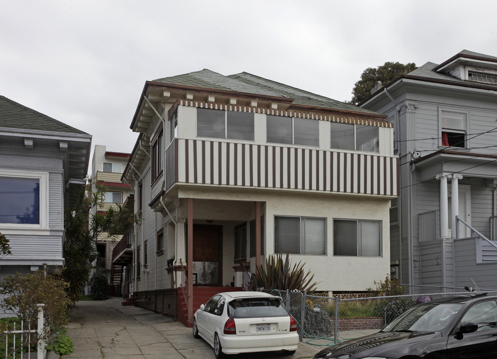 252 Wayne Ave in Oakland, CA - Building Photo