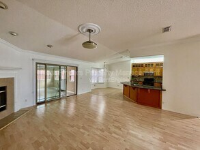 2127 Forest Gate Dr W in Jacksonville, FL - Building Photo - Building Photo