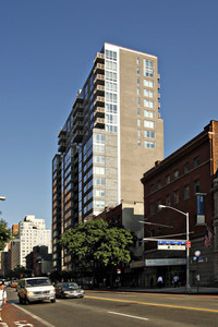 Charleston Condominium in New York, NY - Foto de edificio - Building Photo