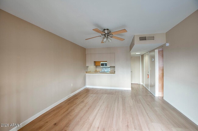 property at 3033 E Devonshire Ave