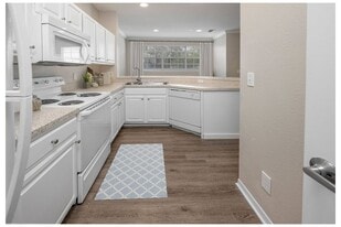 Henley Tampa Palms in Tampa, FL - Building Photo