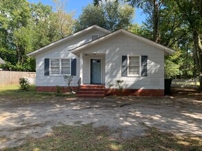111 Cannon Dr, Unit 111 Cannon Drive in Hartsville, SC - Foto de edificio - Building Photo