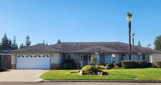 6517 N San Pedro Ave