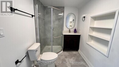 5731 Stanley Ave in Niagara Falls, ON - Building Photo - Building Photo