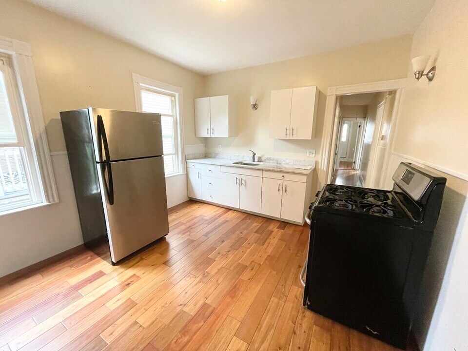 26 Taft St, Unit 2 in Boston, MA - Building Photo