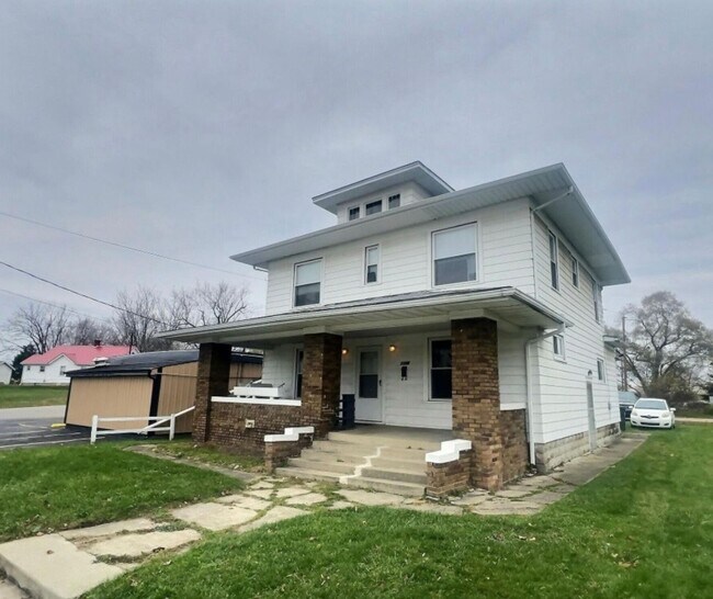 1325 S Hoyt Ave in Muncie, IN - Foto de edificio - Building Photo