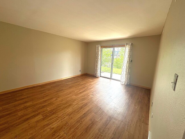 property at 280 E Highline Cir