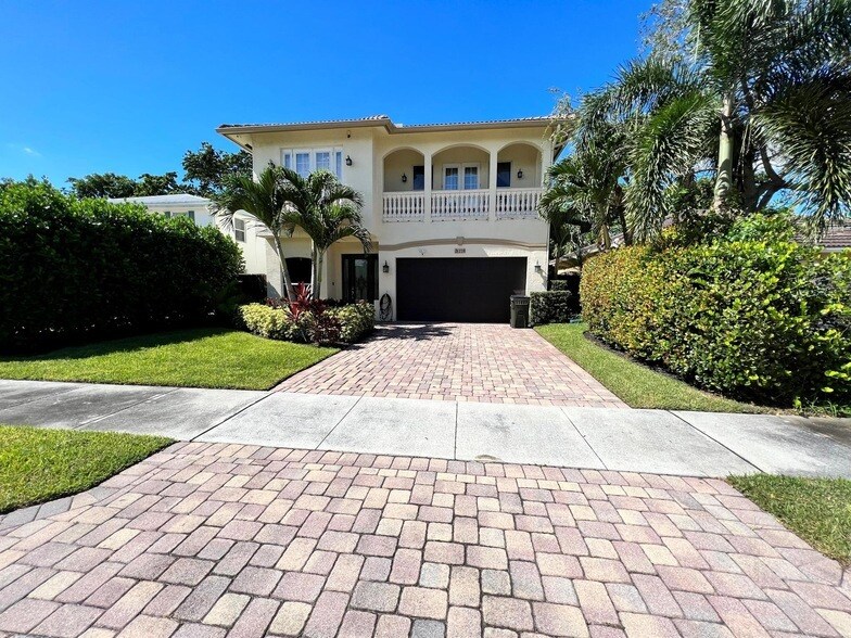 228 NW 2nd Ave in Delray Beach, FL - Building Photo