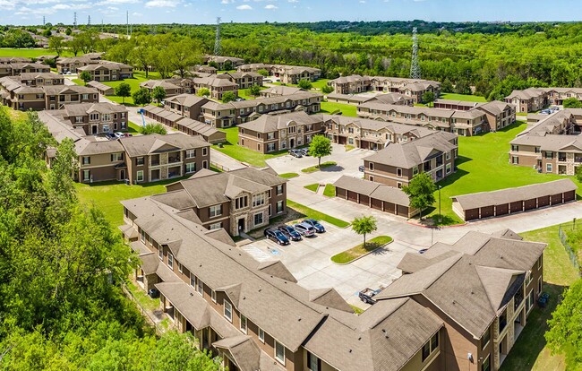 Highland Hills in Dallas, TX - Foto de edificio - Building Photo