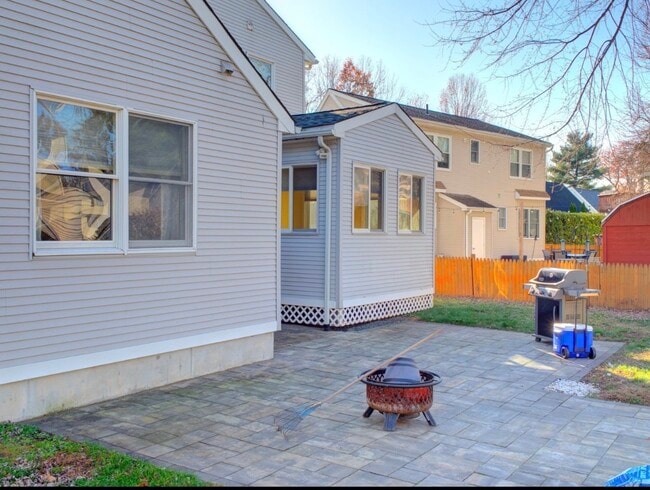 43 Kingsbury Ln in Glastonbury, CT - Building Photo - Building Photo