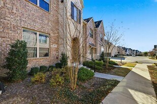 531 Cobblestone Ln in Irving, TX - Building Photo