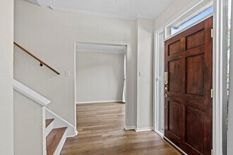 2100 Tanglewilde St in Houston, TX - Building Photo - Building Photo