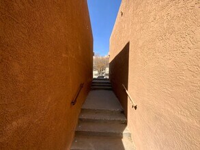 2700 Vista Grande Dr NW in Albuquerque, NM - Building Photo - Building Photo