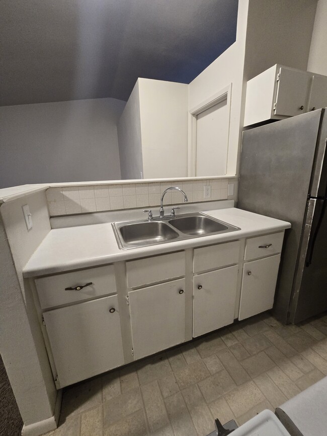 property at 808 SW 9th St