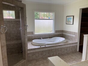 22208 66th Ave W, Unit C in Mountlake Terrace, WA - Building Photo - Building Photo