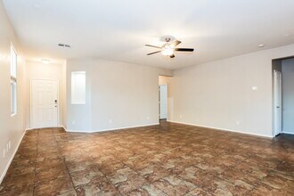 7342 W St Charles Ave in Phoenix, AZ - Building Photo - Building Photo