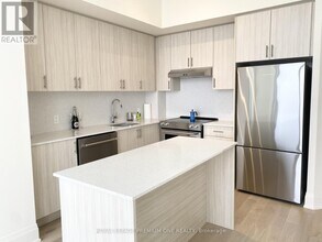 9000 Jane St in Vaughan, ON - Building Photo - Building Photo