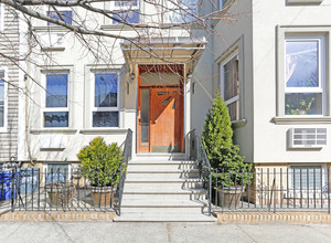 5925 68th Ave in Ridgewood, NY - Foto de edificio - Building Photo
