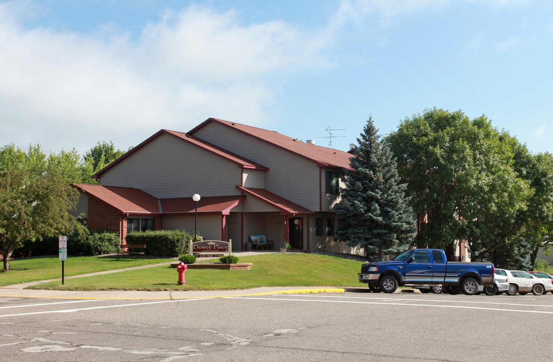 Dewey Place in Foley, MN - Building Photo