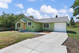 2438 Potter St in Eugene, OR - Building Photo - Building Photo