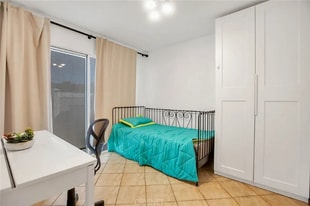 18521 Mayall St in Los Angeles, CA - Building Photo