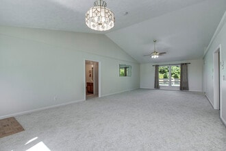 201 Seminole Cir in Loudon, TN - Building Photo - Building Photo