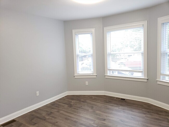 119 W Adams St in Somerville, MA - Building Photo - Building Photo