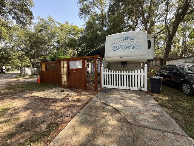 property at 3000 Clarcona Rd