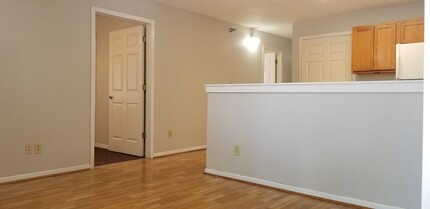 921 W 20th St in Cedar Falls, IA - Building Photo - Building Photo
