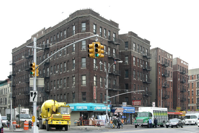 501-505 W 162nd St in New York, NY - Foto de edificio - Building Photo