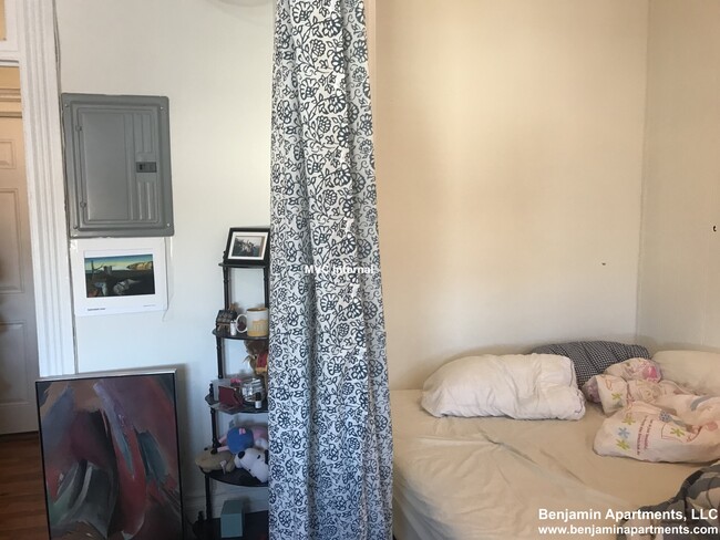 1314 Commonwealth Ave, Unit 33 in Boston, MA - Building Photo - Building Photo