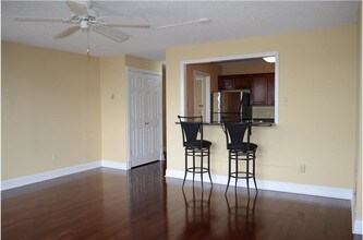 1030 E Lancaster Ave-Unit -421 in Bryn Mawr, PA - Building Photo - Building Photo