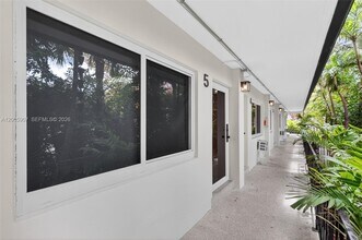 428 Collins Ave in Miami Beach, FL - Foto de edificio - Building Photo