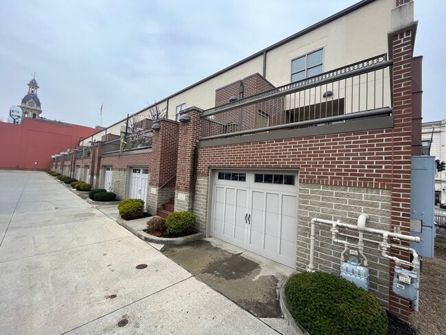 property at 111 N Walnut St