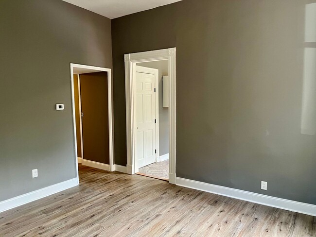 823 Oak St in Cincinnati, OH - Building Photo - Building Photo