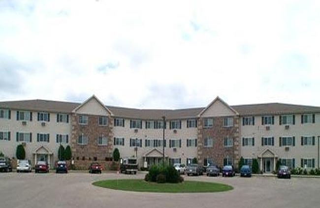 Blackhawk Ridge in Fort Atkinson, WI - Building Photo