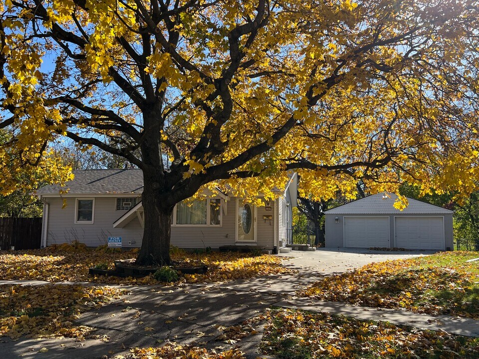 3307 Gleaves Ct in Des Moines, IA - Building Photo