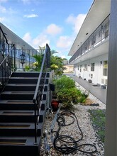 2444 Polk St, Unit 102 in Hollywood, FL - Building Photo - Building Photo