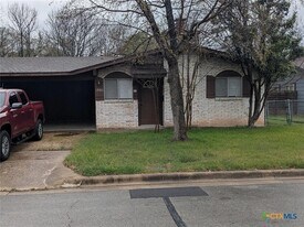 1901 Joy Ln in Austin, TX - Building Photo