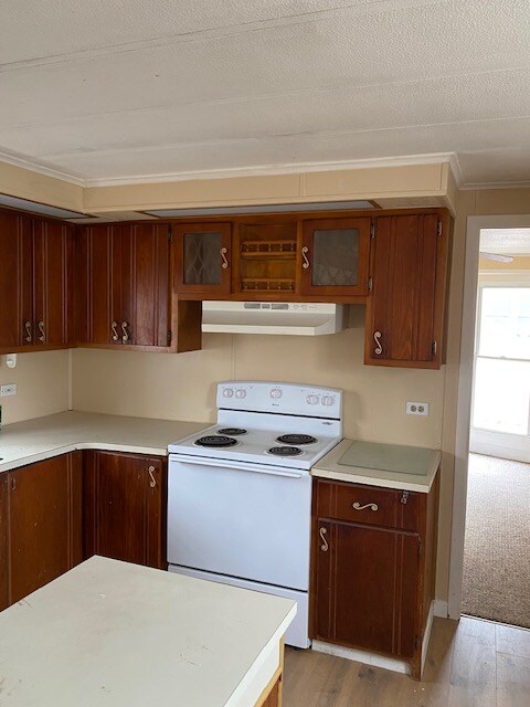 property at 1042 Poquonnock Rd