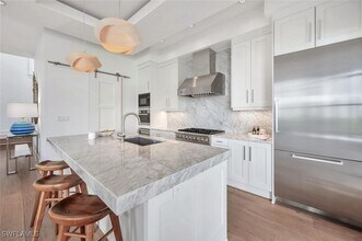 982 9th Ave S in Naples, FL - Building Photo - Building Photo