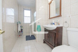 73 Thatcher St in Brookline, MA - Building Photo - Building Photo